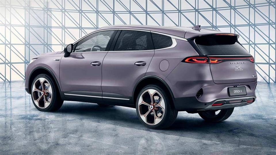 دنزا X کراس اور حاصل همکاری دایملر و بی وای دی